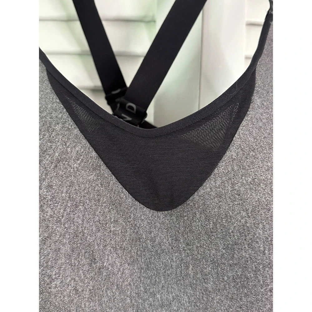 Under Armour Size 3X 52/54 Gray Structured Sports Bra Adjustable Back & Straps